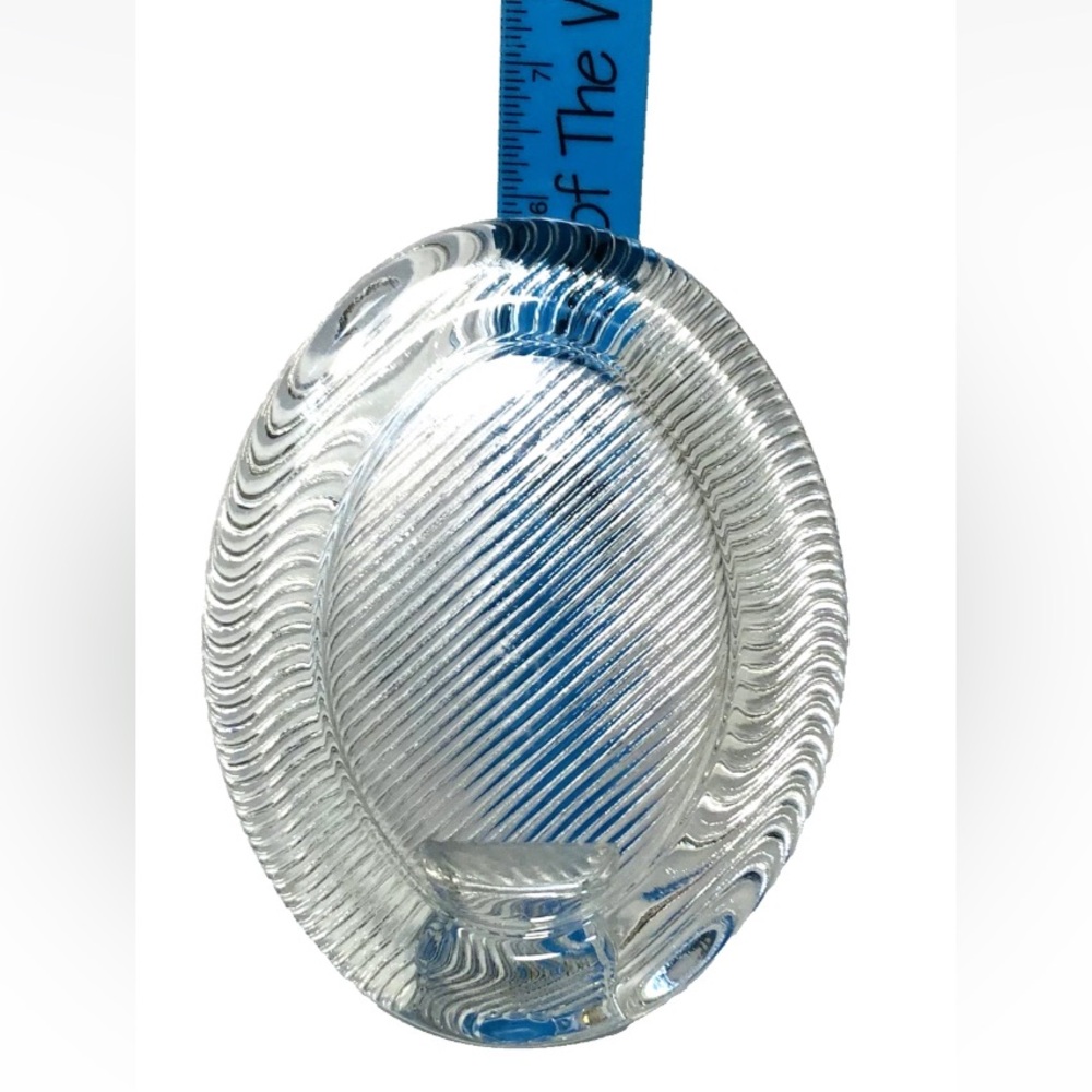 Mikasa Crystal Glass Oval Picture Frame with Ribbed Wave Design Freestanding - Picture 7 of 12